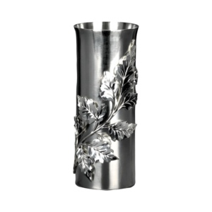 Cylindre en métal complexe de vase en acier inoxydable de feuille d'argent artistique avec la conception florale détaillée pour la maison et le bureau élégants Decore - Product Image 1