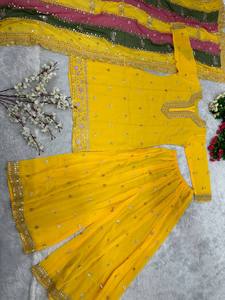 Costume Garara de couleur jaune et costume Sharara en faux tissu georgette avec séquence de broderie pour vêtements pour femmes - Product Image 5