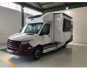 Autocaravana de Aluminio de Lujo Azul Oscuro para 6 Personas con 6 Asientos de Viaje para Acampar DE - Product Image 3