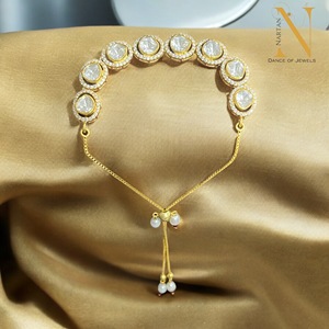 Bracelet pour femme plaqué argent sterling 925 à la mode conçu de manière unique Cosmic Beauty Stellar Twist Fine Bangle - Product Image 1