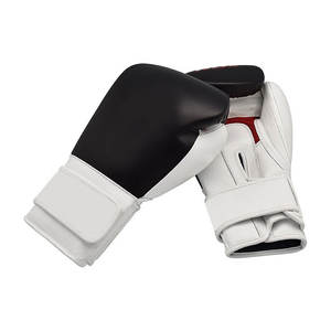 Gants de boxe MMA Sanda sur mesure de haute qualité avec logo personnalisé, en cuir de vache véritable, design demi-doigts, fermeture à boucle et crochet - Product Image 5