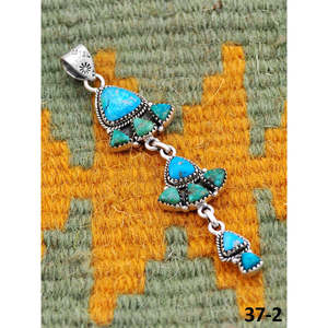 Pendentif Turquoise Fait Main du Sud-Ouest, Émeraude de la Vallée avec Sertissage à la Française en Argent Sterling, Breloques Taille Émeraude - Product Image 3