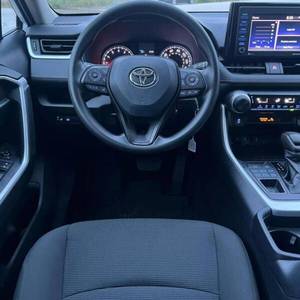 Toyota RAV4 XLE Premium AWD SUV Usada Barata, Modelo 2023, 5 Asientos, 100% en Perfecto Estado, Sin Accidentes, 1 Año de Garantía - Product Image 4