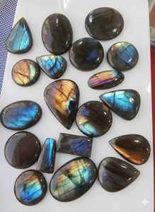 Cabujón de Labradorita Multicolor de Alta Calidad, Gema Suelta Multibrillo para Joyería, Venta al por Mayor H.A. Gemas Modelo Gemstone 108 Naturales - Product Image 3