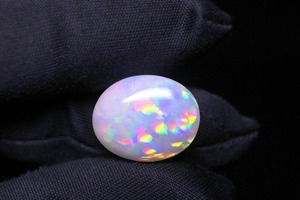 Opale éthiopienne synthétique (créée en laboratoire) de 9,30 carats, cabochon de haute qualité, couleur feu blanc, coupe ovale en forme de cœur, pierre précieuse, tiers - Product Image 2