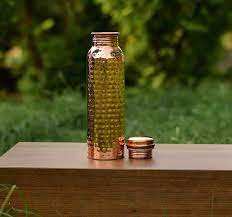 Bouteille en cuivre réutilisable et écologique pour une vie durable, bouteille d'eau en cuivre de luxe avec finition polie à prix avantageux - Product Image 4