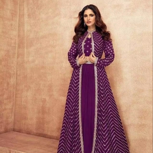 Diseñador de las mujeres Heavy Rayon Summer Festival Wear Kurtis Set Four Side Printed Rayon para Niñas para fiestas - Product Image 1