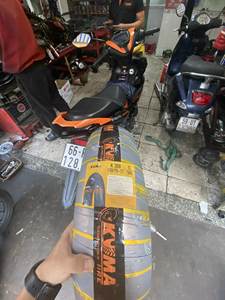 Pneu de scooter sans chambre à air K308, motif éclair, stabilité à grande vitesse, disponible en tailles 17 pouces - Product Image 5