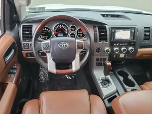 Toyota Sequoia Platinum 2022, VOITURE D'OCCASION, PRÊTE À ROULER, SANS ACCIDENT, FAIBLE KILOMÉTRAGE - Product Image 4