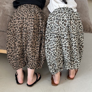 2025กางเกงลายเสือดาวสำหรับเด็ก, กางเกงครอปสำหรับเด็กผู้ชายและเด็กผู้หญิงมีโลโก้ผ้าฝ้ายกันยุงขาบานกว้าง - Product Image 3