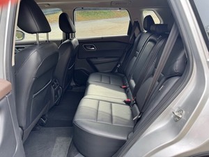 IMPRESIONANTE NI-SS-AN RO-GUE SV 2021 2WD CON TRANSMISIÓN AUTOMÁTICA, ASIENTOS DE CUERO Y TECHO PANORÁMICO COMPLETO - Product Image 4
