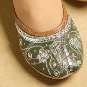 Hot Selling Bulk Quantity Women <b>Khussa</b> Fashion Trend Printed Anti-Slippery Customizable Color & Logo New Design - Product Image 6