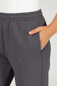 Ropa de entrenamiento ajustada con logotipo personalizado al por mayor, conjunto de chándal para mujer, chándal informal para mujer al mejor precio y más vendido - Product Image 5