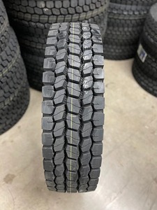 Neumático Radial Nuevo para Camión Pesado 295/75R15 Pulgadas con Ranuras Profundas, Tracción Mejorada en Carreteras Mojadas, Conducción Segura - Product Image 6