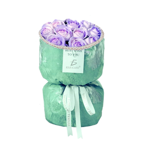 Bouquet Artigianale di Rose Eterne Profumate con Colori Sfumati per San Valentino - Product Image 5