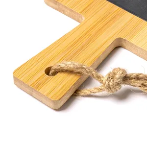 Planche à découper personnalisée en bambou Highland Park – Ustensiles de cuisine de haute qualité - Product Image 2