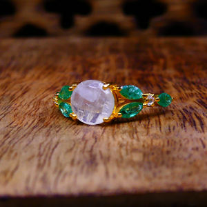 แหวนพลอยมูนสโตนสีขาวรุ้ง ประดับมรกต เงินแท้ 925 ชุบทอง สำหรับผู้หญิง งานฉลองครบรอบ ขายส่ง - Product Image 6