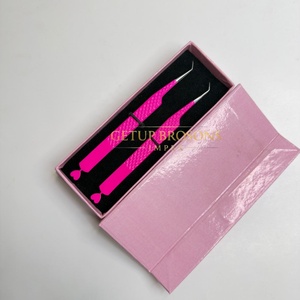 Pince à épiler GETUP BROSONS IMPEX 45 rose vif à pointe argentée en acier inoxydable, acrylique, anti-magnétique, anti-statique, pour une préhension parfaite des cils - Product Image 3