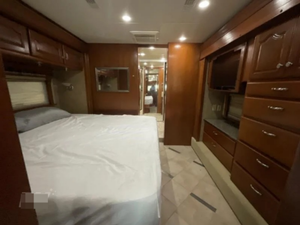 Autocaravana Usada en Buen Estado, Modelo 2010, C-O-U-N-T-R-Y RV C-O-A-C-H INSPIRE 360 VENICE, Disponible para la Venta - Product Image 3