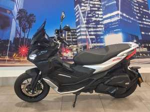 Motocyclette PIAGGIO 200 2025 - Product Image 3