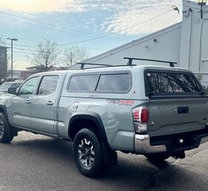 Toyota Tacoma TRD Off Road 2023 Usada Especial, Doble Cabina LB 4WD, Volante a la Izquierda, Sistema de Navegación, Paquete Todoterreno, Paquete Deportivo - Product Image 1