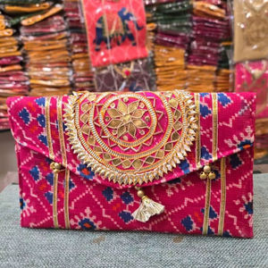 Sac à main pour femmes, design moderne, idéal pour les occasions spéciales, sac à main pour femmes, broderie indienne, sac à main en résine pour femmes - Product Image 1