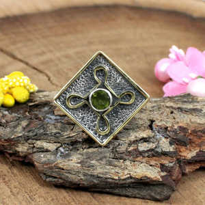 แหวนเงินสเตอร์ลิง92.5พร้อมอัญมณีเพอริโดธรรมชาติขนาด5มม. รูปทรงเรขาคณิตคลัสเตอร์โรเดียมชุบการตั้งค่า5.50กรัม - Product Image 2