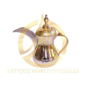 Cafetière arabe Dallah en laiton artisanal avec un design décoratif unique pour servir le Gahwa à la maison, à l'hôtel ou dans le Majlis. - Product Image 2