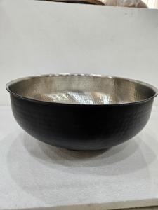 Cuenco de Acero Artesanal con Acabado Martillado de Doble Tono (45x45x17 Cm) - Product Image 2