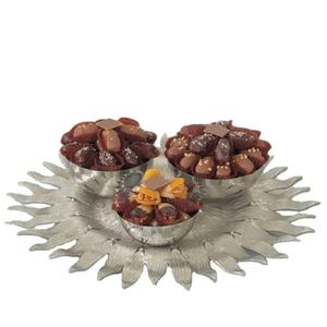 Plateau à chocolat design en aluminium avec finition argentée et trois bols parfaits pour les plateaux de dessert et le service au restaurant - Product Image 1