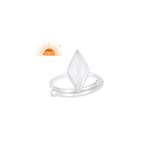 Fabricant de bijoux personnalisés en argent sterling fin de haute qualité en pierre de lune blanche naturelle - Product Image 1