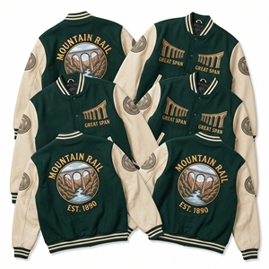 Chaqueta Letterman al por mayor, verde pino, cuerpo de lana, mangas de cuero crema, bordado de viaducto de montaña, abrigo universitario - Product Image 1