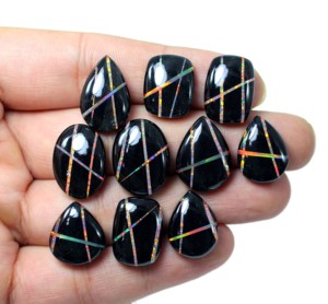 10 pièces d'opale d'aurore naturelle et d'onyx noir Cabochon Doublet mélange de pierres précieuses pour la fabrication de bijoux - Product Image 2