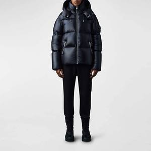 Veste d'hiver robuste pour hommes avec logo personnalisé OEM Manteau confortable noir rembourré à bulles avec capuche brillante Style en toile Style High Street - Product Image 2