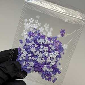 Flores 3D de Resina Pequeñas en Lavanda y Blanco/Morado para Decoración de Uñas, una Bolsa de Adornos Florales para Uñas - Product Image 1