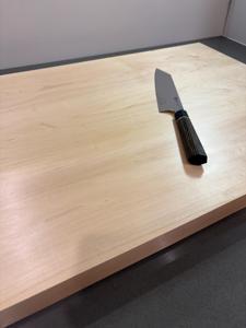 Planche à découper en érable artisanale de luxe, planche en bois massif avec grain de bois naturel clair pour restaurant, cuisine à domicile et exportation - Product Image 1