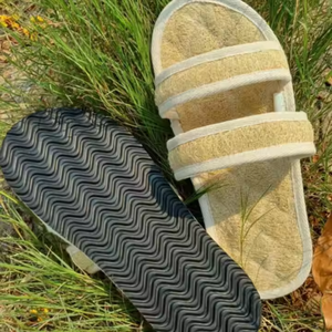 Hogar interior inspirado en la naturaleza vietnamita para zapatillas con diseño de lufa con correa cruzada - Product Image 3