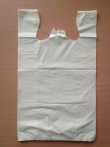 Prix usine Transparent T-shirt Shopping Sacs en plastique Gravure Impression Recyclable Gilet Taille personnalisable-Fournisseur Vietnam - Product Image 5