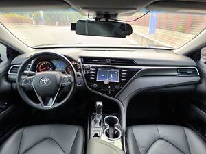 Toyota Camry 2.5S 2018, Volante a la Izquierda, Caja de Cambios Manual, Bajo Consumo de Combustible, Pintura Original, Auto Usado - Product Image 3