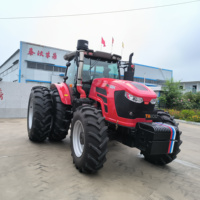 Trattore Agricolo di Alta Qualità 220HP con Trasmissione a Ingranaggi 4WD, Macchinario Agricolo con Motore, Cambio e Pompa per Lavori Forestali e Movimentazione Terra