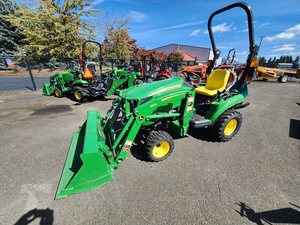 Tractor Subcompacto John Deere 1023E 2022 Usado con Pocas Horas de Uso, 21.5HP, 4WD, Transmisión Hidrostática, Tractor Utilitario Compacto en Venta - Product Image 2