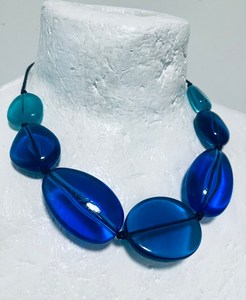 Collier de perles de résine conçu sur mesure pour les femmes bijoux de mode indiens Style tendance pour la fête et le mariage Croix Europe - Product Image 3