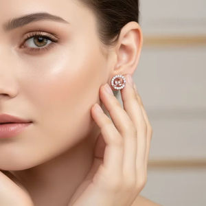 Boucles d'oreilles classiques en forme de couronne, en argent sterling 925 plaqué rhodium, avec un charme en diamant moissanite, 36 diamants taille brillant, 0,20 CTW - Product Image 5