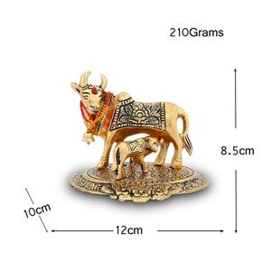 Novedad: Adorno de vaca y ternero de latón chapado en oro hecho a mano, ideal como regalo y para decoración de Diwali y del hogar. - Product Image 2