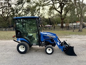 Tractor Compacto New Holland Workmaster 25s con Cargador Frontal Azul 4x4 para Jardín - Product Image 3