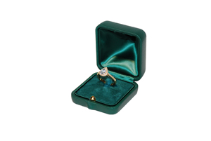 Boîte organisatrice de bijoux carrée verte italienne pour bagues, élégante solution de rangement pour la Saint-Valentin - yongda LBI-01R - Product Image 3