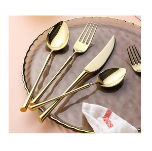 Ensemble de cuillères en laiton de style moderne avec de l'acier miroir classique pour la nourriture, le voyage, le camping, ensemble de couverts, fabrication indienne originale - Product Image 1