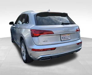 รถยนต์ AUDI Q5 45 TFSI S LINE PREMIUMPLUS ปี 2022 สภาพดีเยี่ยม ลดราคาสุดคุ้ม 100% มีทั้งพวงมาลัยขวาและซ้าย - Product Image 2