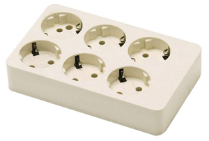 Multipresa quadrata avorio senza cavo, 6 prese, senza interruttore TTL (Famatel 2506) - Product Image 1