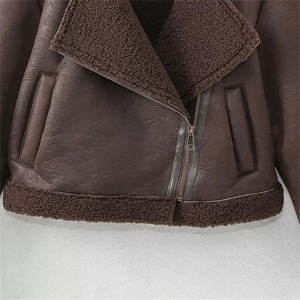 2025 automne nouveau produit femmes Double face fourrure intégré manteau col rabattable épissage polaire moto veste courte coton - Product Image 5